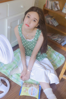 箱子里的女人